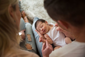 newborn-family-photography-home-3