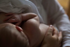 newborn-family-photography-home-51